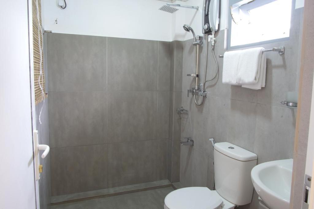 Deluxe Double Room Bathroom
